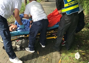 男子昏迷倒地  保安緊急施救——宗保公司駐南碼頭網(wǎng)格項(xiàng)目隊(duì)員救