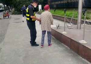 助人為樂展風采系列——宗保公司駐高橋市容項目隊員幫助迷路老人