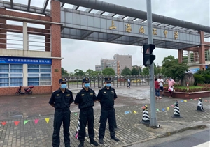 值守護航“靜音”  助力學子圓夢--宗保人護考小記