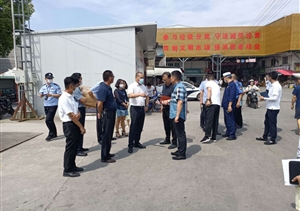 書記慰問受贊揚  激勵作為勇?lián)敗聟^(qū)領(lǐng)導(dǎo)慰問三林市容項目隊