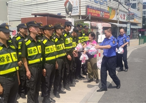 盡職盡責(zé)有作為  扎實(shí)工作受贊揚(yáng)—三林市容項(xiàng)目隊(duì)員受到甲方領(lǐng)導(dǎo)