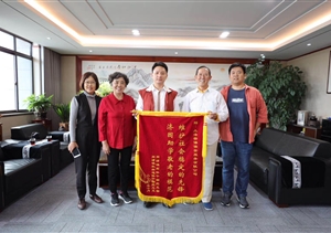 中秋情系老干部 佳節(jié)慰問暖人心--宗保公司開展中秋慰問離退休老干