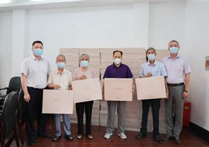 宗保公司八一建軍節(jié)慰問軍休干部