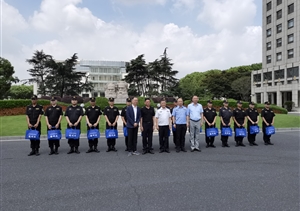 上海市公安局治安總隊(duì)、市保安服務(wù)行業(yè)協(xié)會領(lǐng)導(dǎo)看望慰問宗保公司